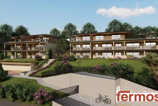 Изключителен апартамент с тераса в Райфниц: първо заемане с първокласно обзавеждане и мечтана гледка към езерото Вьортерзее