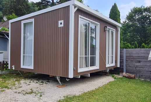Lake property with new mobile home - only 50 meters walk to the lake - with no road in between!