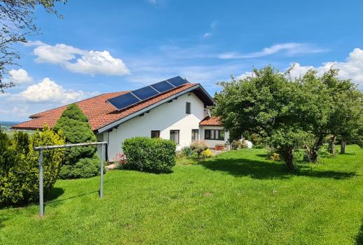 Spaziosa casa di campagna a St. Georgen am Attersee in vendita!