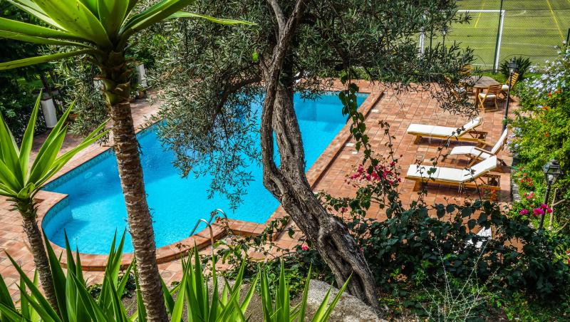 Magnífica villa restaurada con espectacular vista al mar y piscina