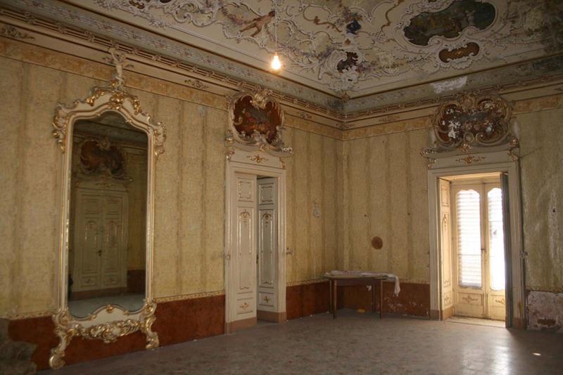 Edler historischer Palast in Palazzolo