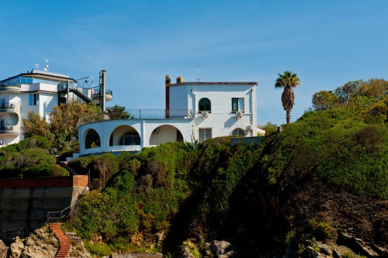 Villa unique et élégante en bord de mer avec plage privée